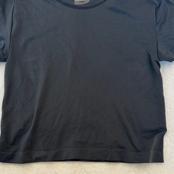 Aritzia Women's Charcoal Short Sleeve Tee - Picture 3 of 7
